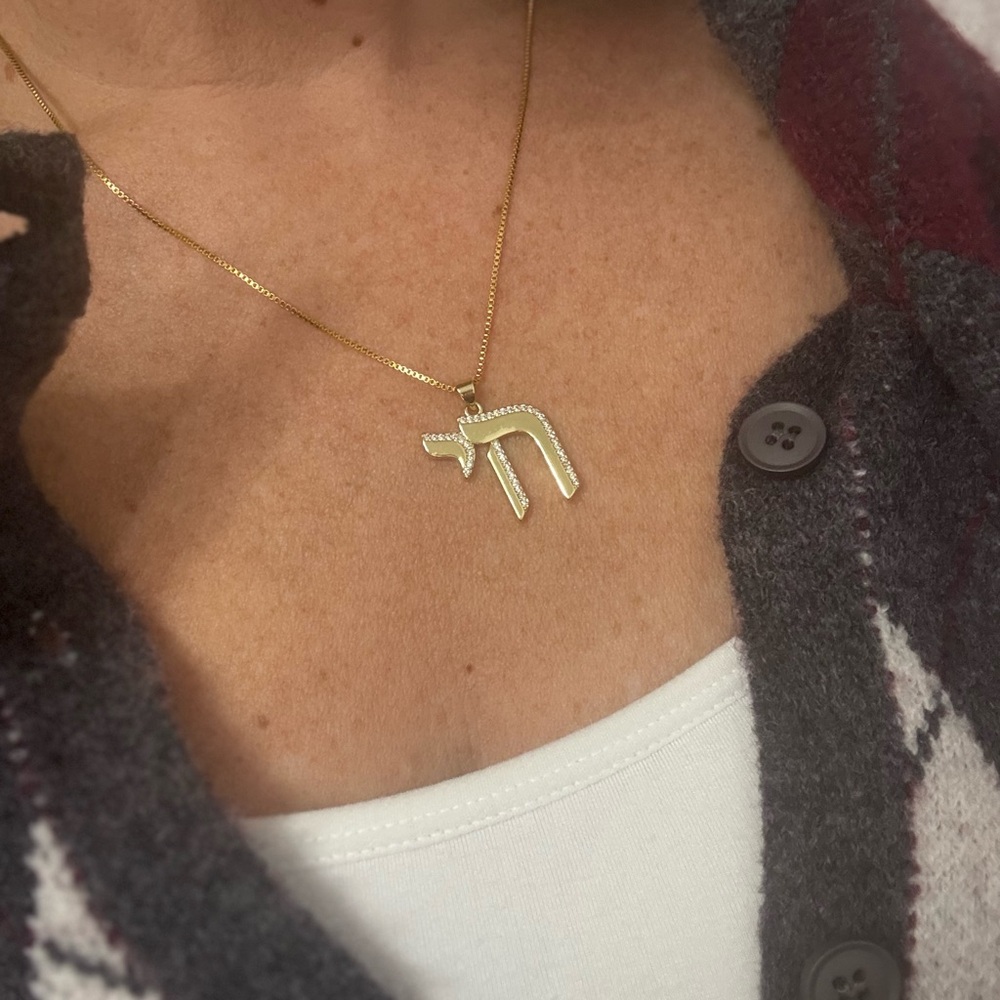 Elegant Gold plated chai Pendant Necklace